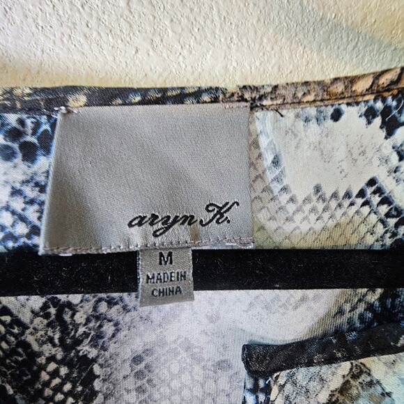 Aryn K Snakeskin Print Short Sleeve Shirt- Women's M- Estimated Retail $55 - Picture 3 of 3